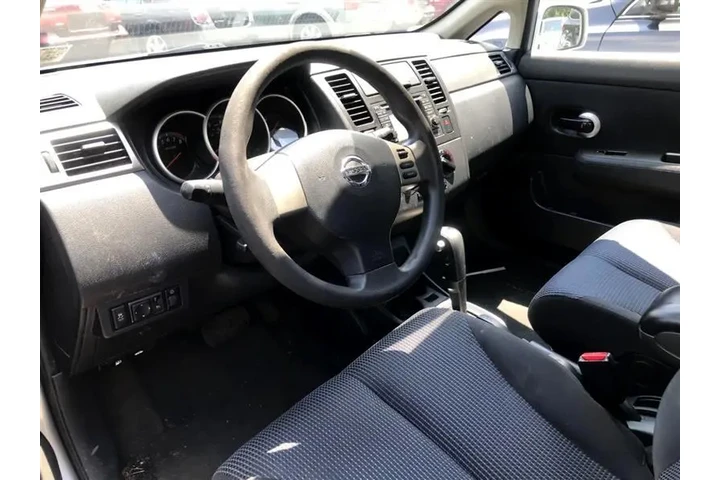 $4999 : 2010 Versa image 5
