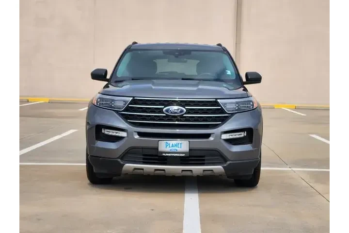 $29618 : Ford Explorer 2024 XLT 4dr S image 2
