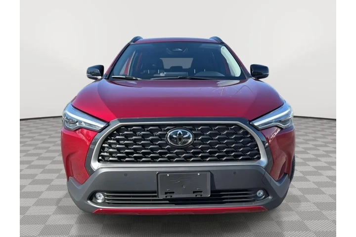 $32979 : 2025 Corolla Cross XLE image 6