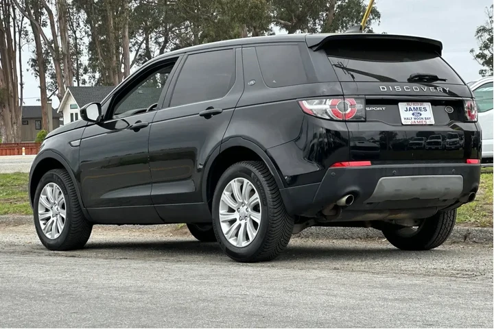 Land Rover Discovery Sport 2 image 3