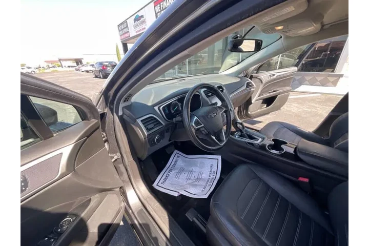 2015 Fusion SE image 7