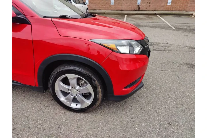 $13900 : 2018 HR-V LX image 9