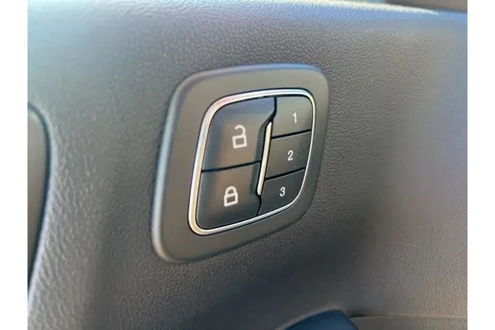 $25000 : Ford Escape 2022 AWD Titaniu image 8