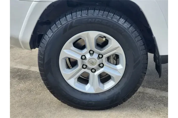 $29134 : Toyota 4Runner 2022 4x2 SR5 image 10