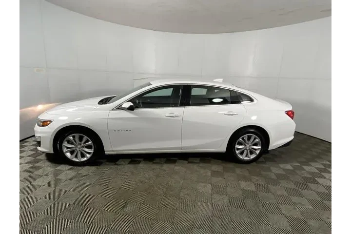 $18957 : Chevrolet Malibu 2024 LT 4dr image 2