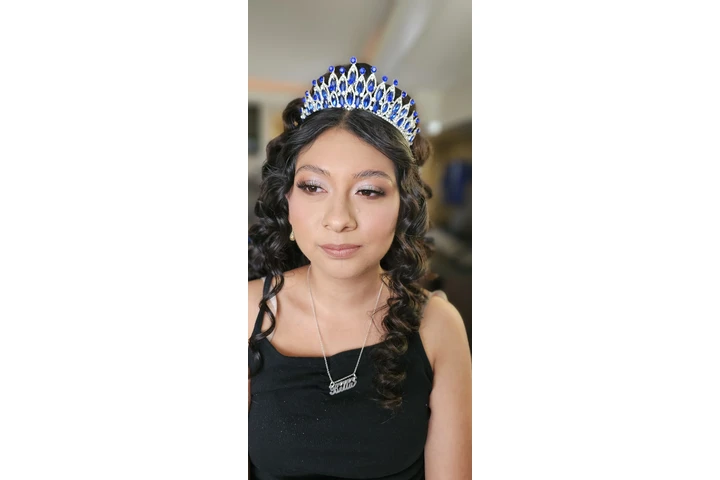 MAQUILLAJE Y PEINADO image 3