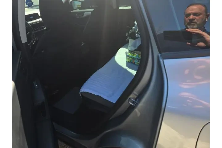 $17483 : Ford Escape 2022 S 4dr SUV image 2