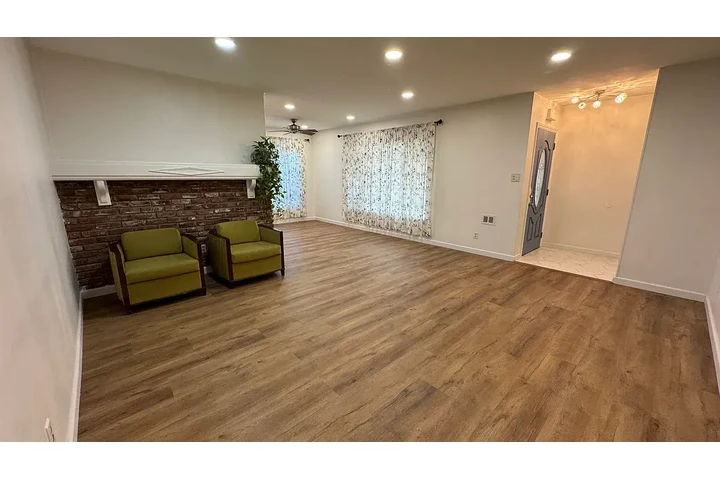 $1575 : Norwalk - Listo image 2