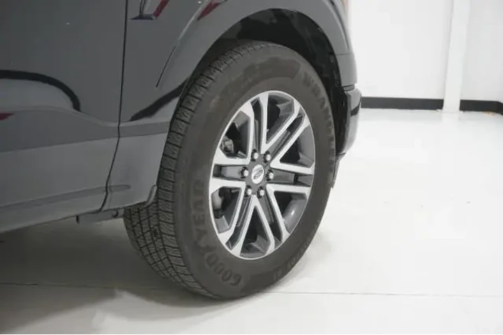 $35995 : Ford F-150 2023 4x2 XL 4dr S image 5