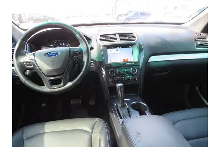 $19391 : Ford Explorer 2017 AWD XLT 4 image 10