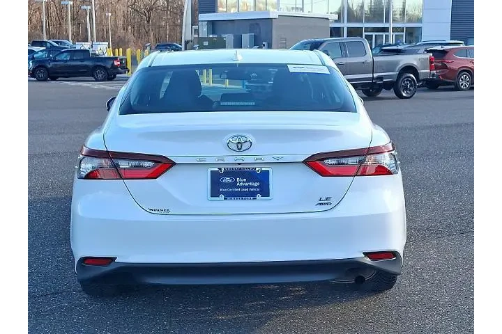 $20288 : Toyota Camry 2022 AWD LE 4dr image 5