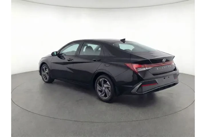 $17368 : Hyundai ELANTRA 2024 SE 4dr image 3