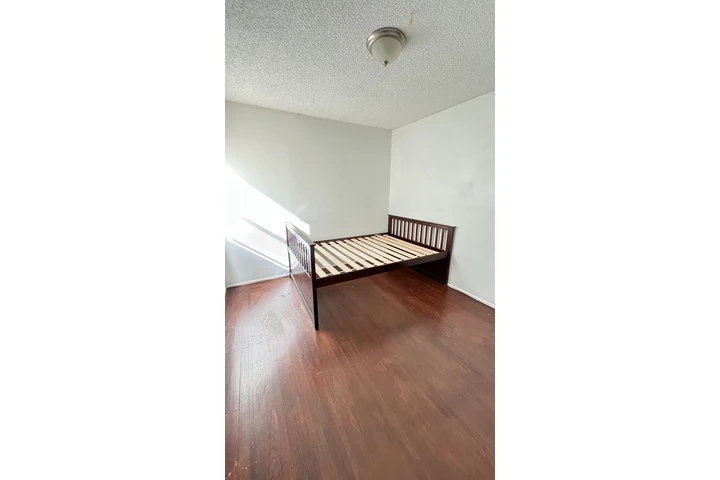 $900 : Rento cuarto  entre la Downey/ image 2