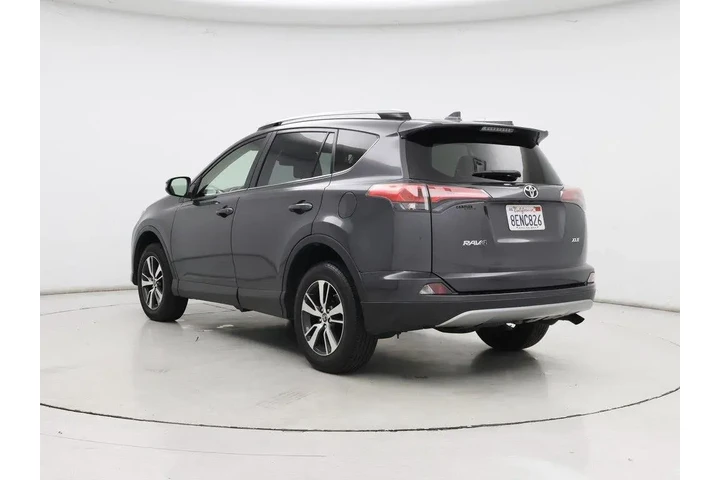 $22998 : Toyota RAV4 2018 XLE 4dr SUV image 2