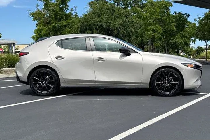$19638 : Mazda Mazda3 Hatchback 2024 image 8