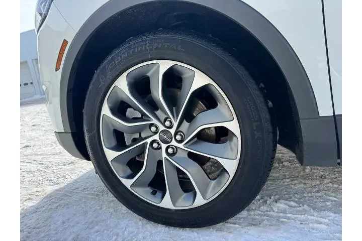 $36551 : Lincoln Nautilus 2022 AWD Re image 9