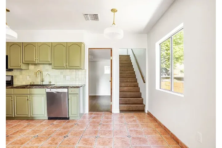 $2360 : HOUSE FOR RENT IN LOS ANGELES image 5