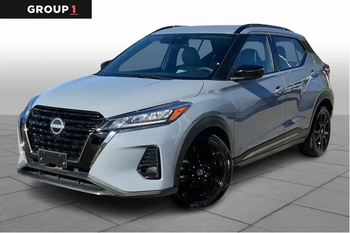 $19096 : Nissan Kicks 2023 SR 4dr Cro image 1