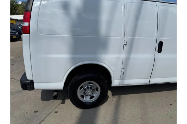 $11750 : 2017 Express 2500 image 8