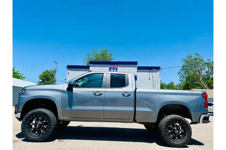 $25995 : 2020 Silverado 1500 LT Double image 4