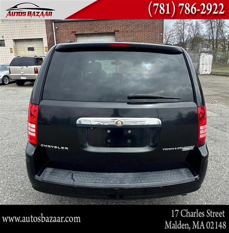 $3900 : Used 2009 Town & Country 4dr image 4
