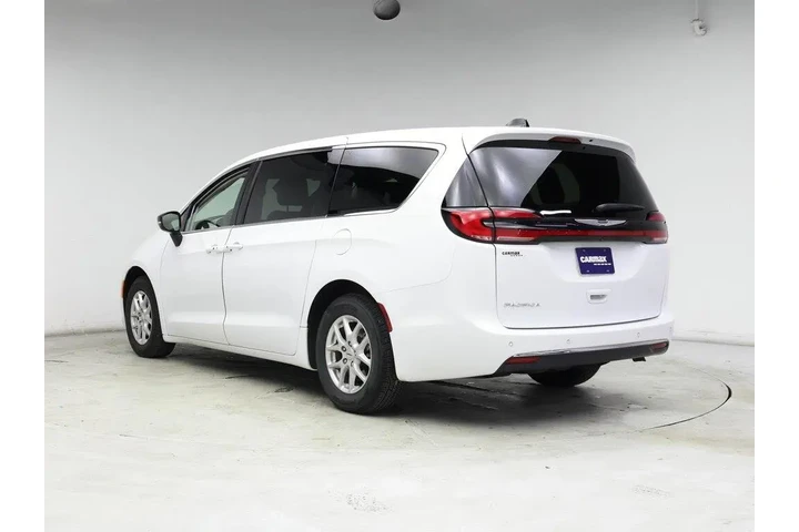 $29998 : Chrysler Pacifica 2024 Touri image 2