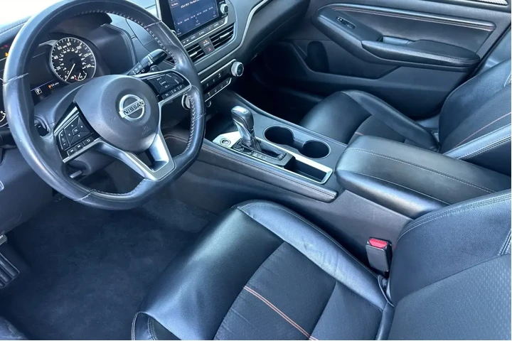 $17998 : Nissan Altima 2020 2.5 SR 4d image 10