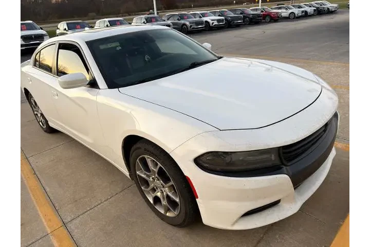 $12490 : Dodge Charger 2015 AWD SXT 4 image 1
