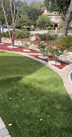 Arellano lawn care y landscape image 1