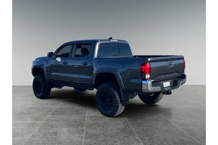 $23076 : Toyota Tacoma 2018 image 3