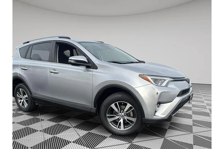 $25000 : Silver Certified2018 RAV4 XLE image 1