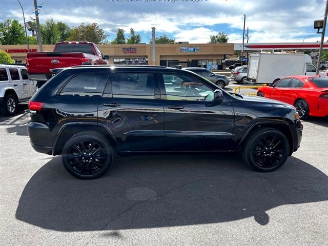 $30889 : 2021 Grand Cherokee Laredo X image 6