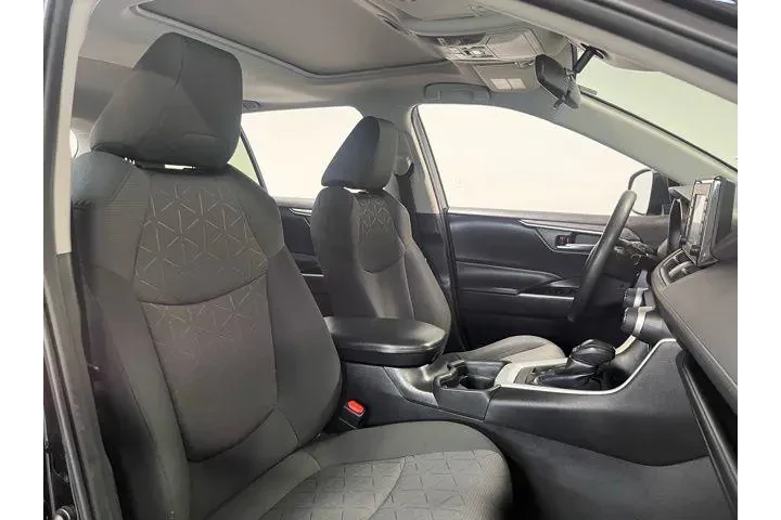 $24972 : Toyota RAV4 2020 XLE 4dr SUV image 10