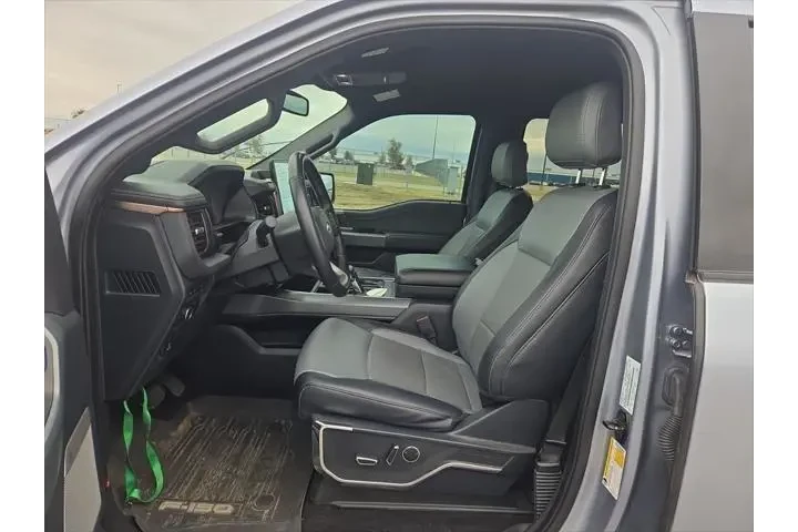 $37990 : Ford F-150 Lightning 2022 AW image 4