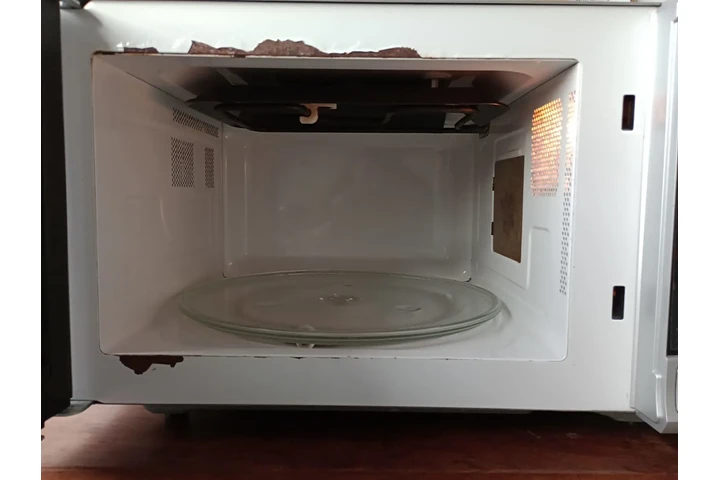 Microondas BGH QUICK CHEF image 6