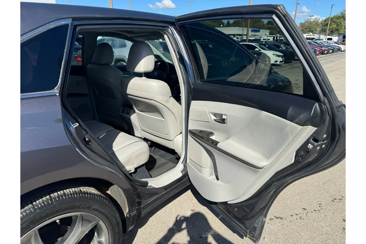 $14980 : 2014 Venza XLE 4D SUV image 9