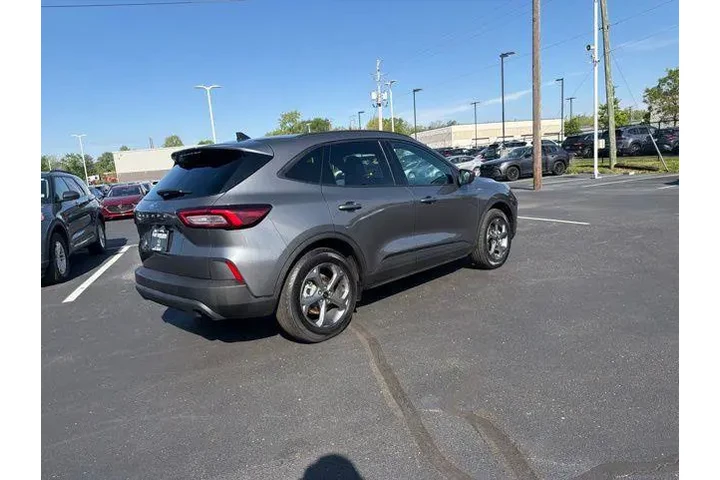 $28980 : Ford Escape 2025 ST-Line 4dr image 8