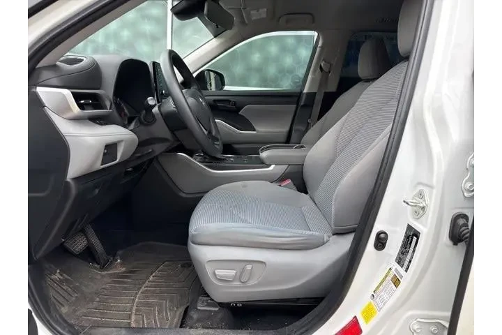 $26988 : Toyota Highlander 2022 L 4dr image 9