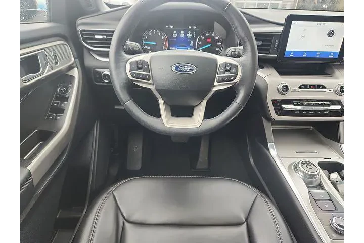 $33990 : Ford Explorer 2023 AWD XLT 4 image 9