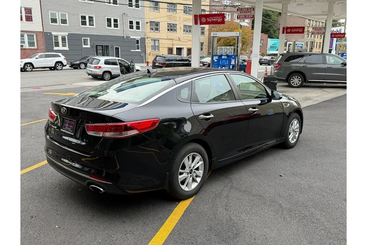 $9995 : 2017 Optima LX image 5