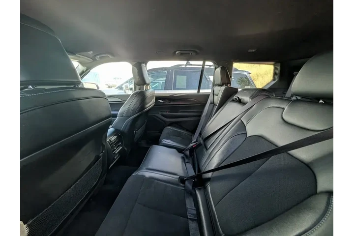 $37995 : Jeep Grand Cherokee L 2024 4 image 5