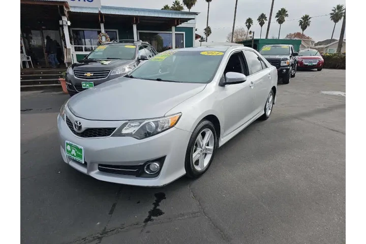 $13495 : 2014 Camry SE image 3