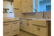 Classy, colorful Craftsman in en Sacramento