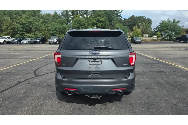 $12482 : Ford Explorer 2018 AWD XLT 4 image 3