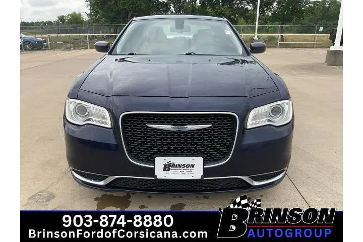 $9990 : Chrysler 300 2015 Limited 4d image 2