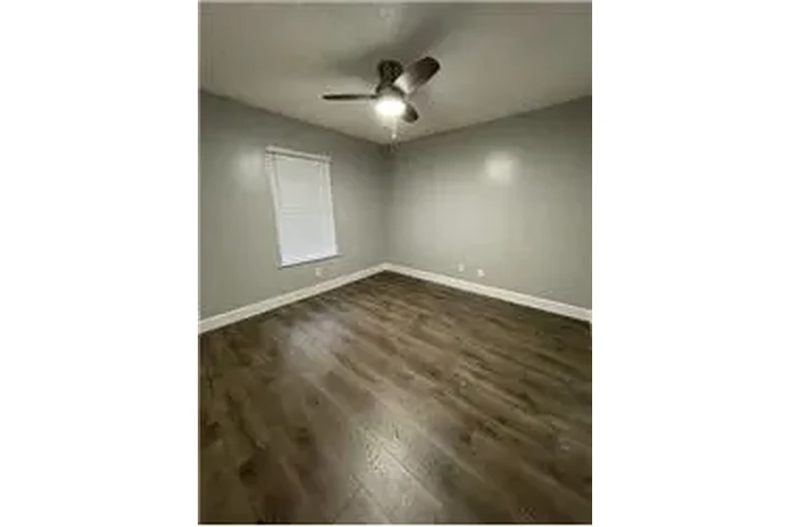 $675 : Rental property with 1 bedro image 9