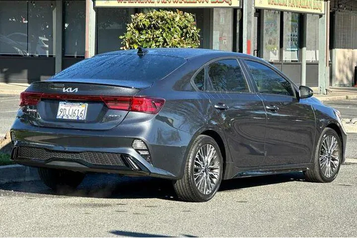 $20598 : Kia Forte 2023 GT-Line 4dr S image 3