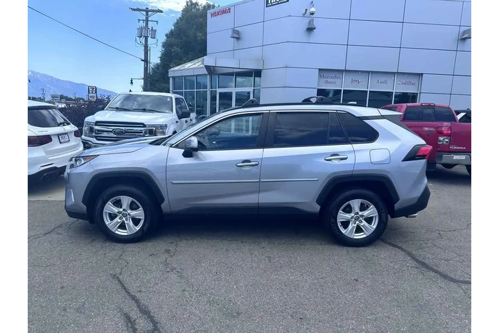 $24995 : 2021 RAV4 XLE image 10