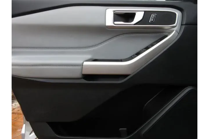 $26774 : Ford Explorer 2022 XLT 4dr S image 9