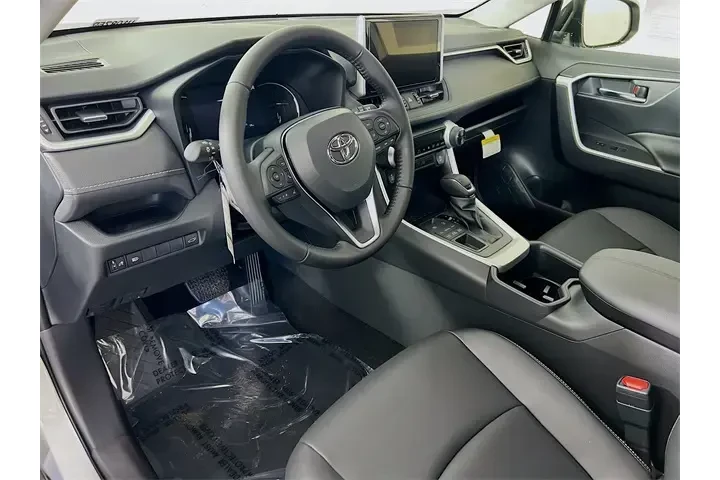 $39900 : Toyota RAV4 2025 AWD XLE Pre image 9